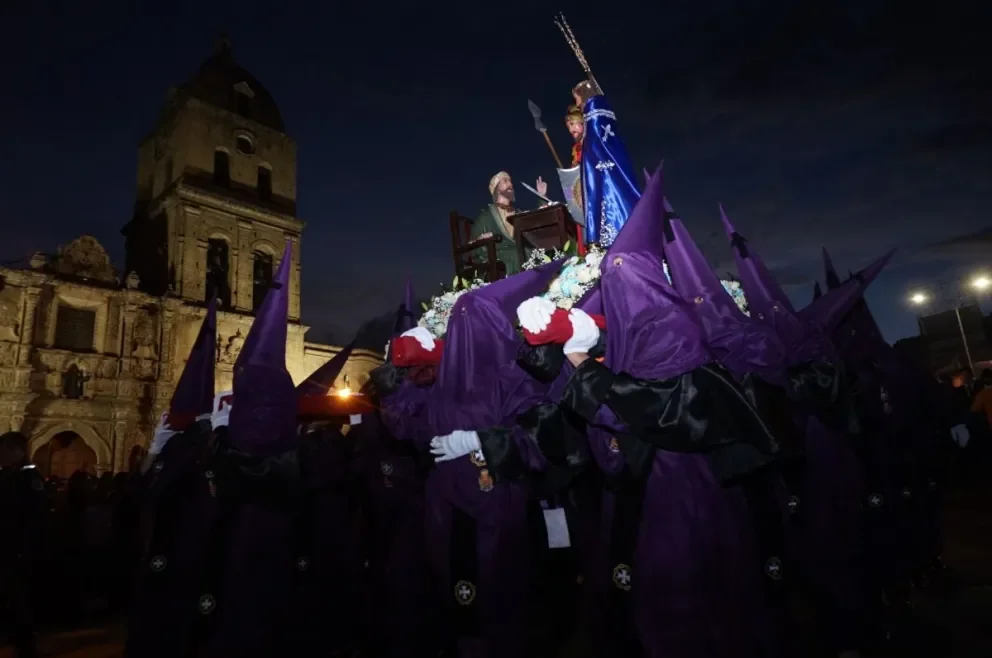 Semana Santa procession in central La Paz